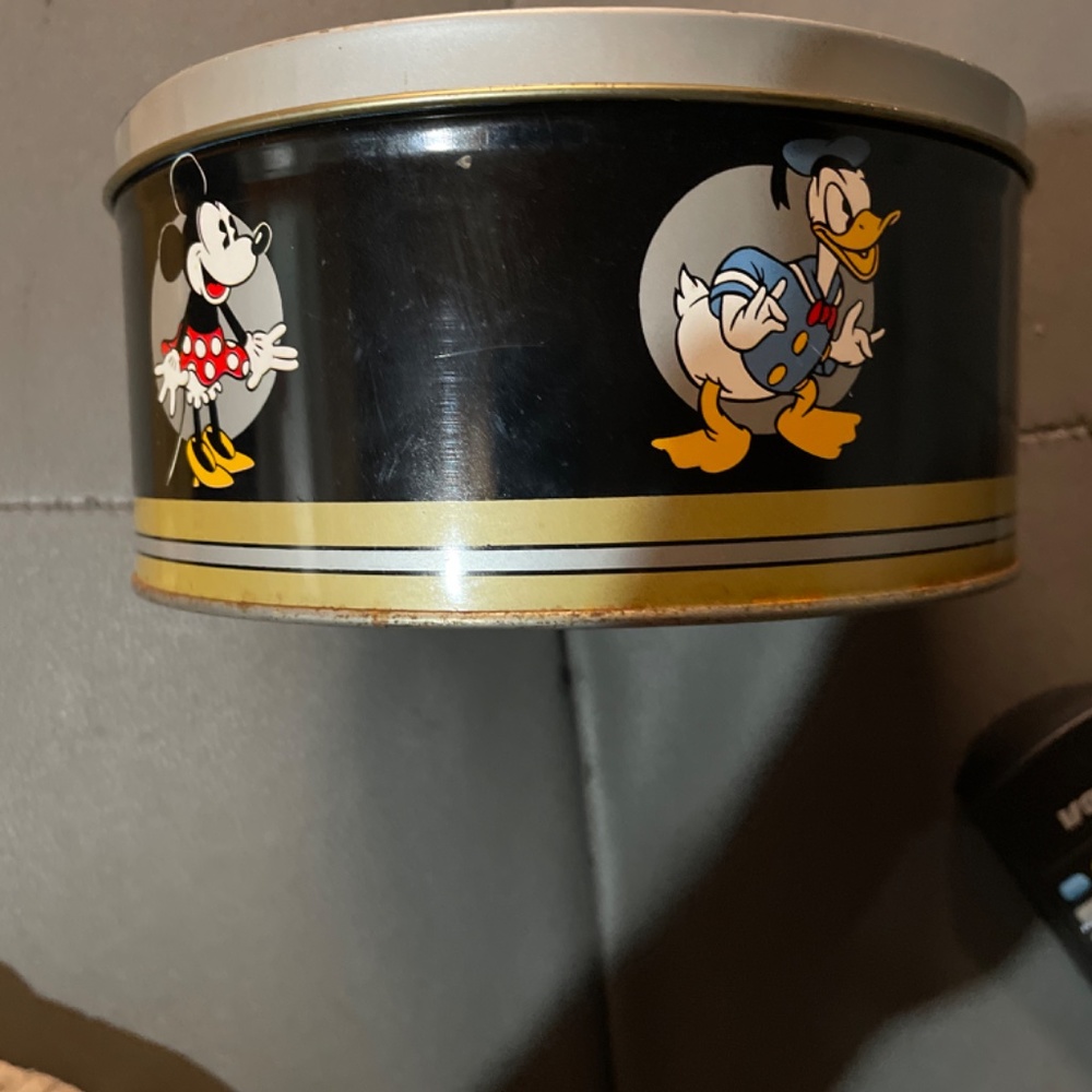 Container - Picture 2 of 3